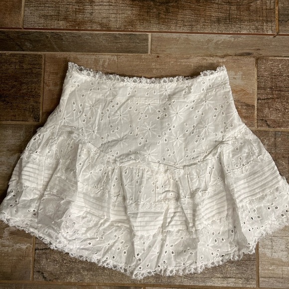 Best Day Ever Eyelet Tiered Mini Skirt - White - LARGE NWT - Picture 2 of 4